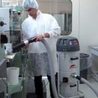 مکنده صنعتی برای نظافت تجهیزات