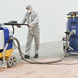 نظافت حرفه ای با جاروبرقی صنعتی کفسابی