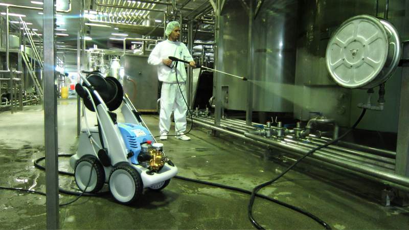 استفاده از تجهیزات مکانیزه نظافت برای بهینه سازی فرآیند صدور گواهینامه صنعتی GMP