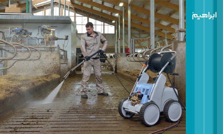 نظافت سالن مرغداری