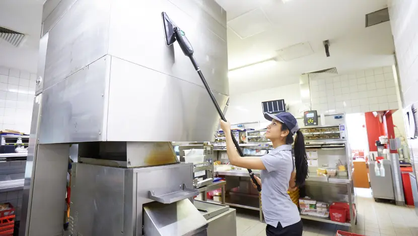 استفاده از بخار شوی در چک لیست نظافت آشپزخانه صنعتی