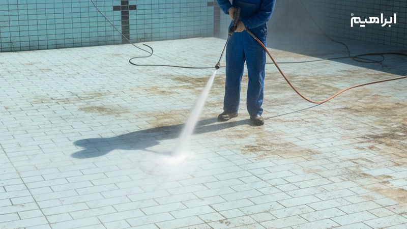 شستشوی کف استخر