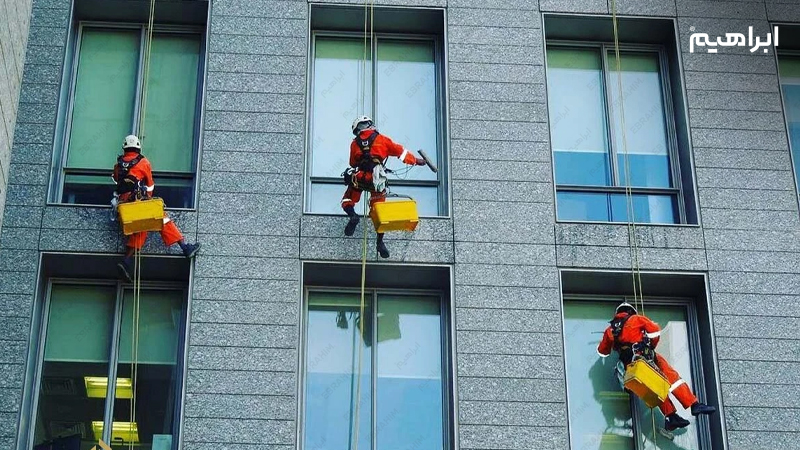 نماشویی ساختمان بدون داربست با راپل و طناب