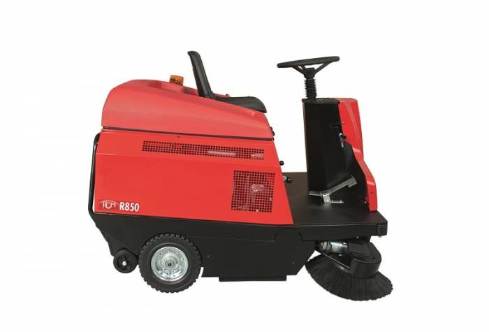 The Convenient and Efficient Width of Industrial Sweeper for Cleaning Parking Surfaces 