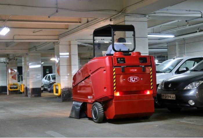 نظافت پارکینگ با سوییپر صنعتی