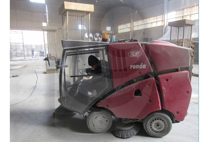 Street Sweeper Ronda with Cab and Protect the User