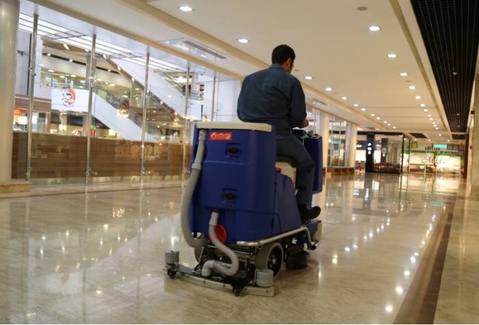 scrubber for shopping mall