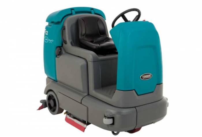 T12 manned floor wash from a 45 degree angle