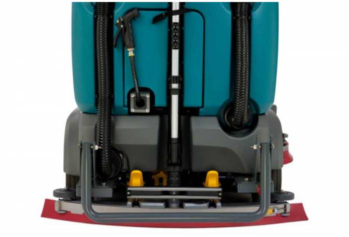 The back of the t12 scrubber, through which the clean and dirty water pipe passes, is visible at the