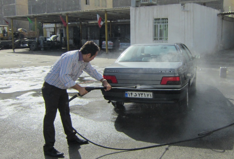 Car washing using cold petrol water jet B 230 T