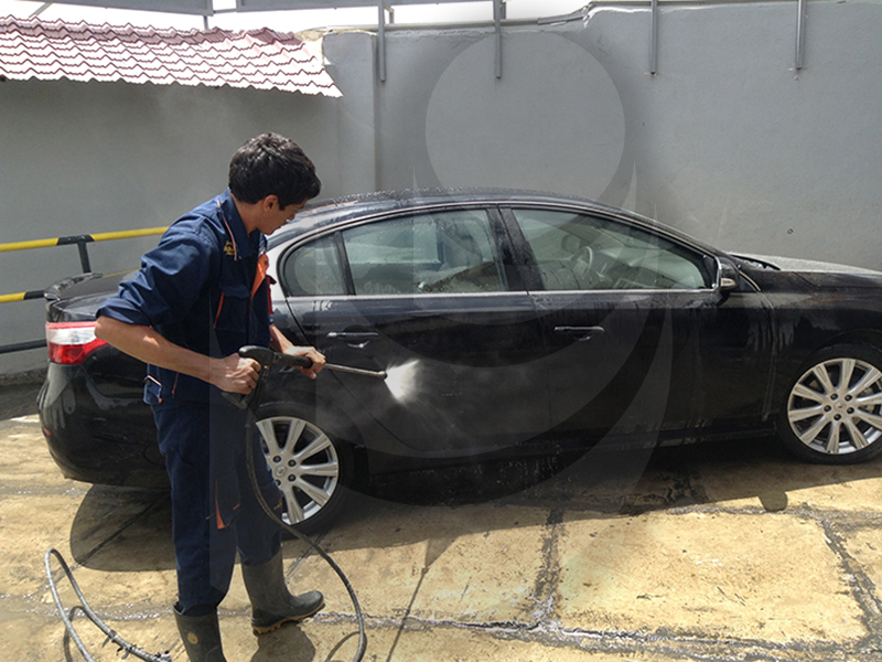 car washing with Industrial hot water waterjet TC 13/180 